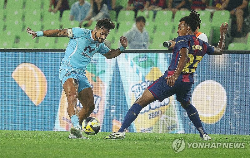 대치하는 세징야-쥘 쿤데 (출처=연합뉴스)