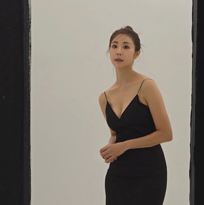 '44세' 한다감, 도발적인 섹시미…글래머 몸매 '눈길'
