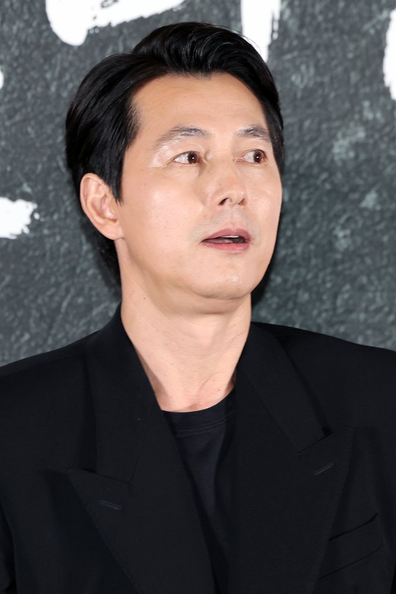 '문가비와 혼외자' 정우성, 연인과 혼인신고설…긍정도 부정도 없이 사적 영역