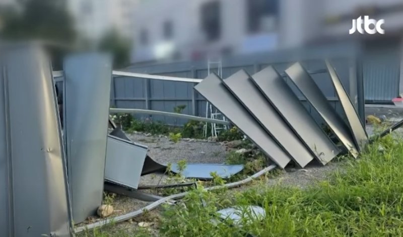 [뉴시스] 사고 당시 현장의 모습. (사진 = 'JTBC News' 유튜브 캡처) 2025.08.05. *재판매 및 DB 금지