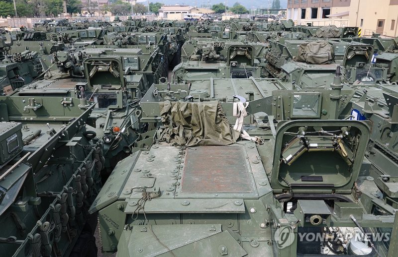 순환배치 마친 고스트 여단 스트라이커 장갑차 (출처=연합뉴스)