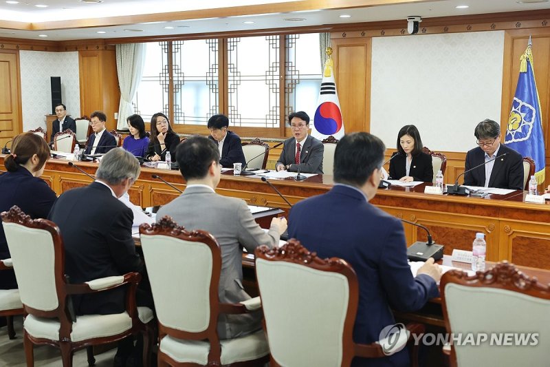 김민석 총리, '관광 활성화 미니정책TF' 회의 주재 (출처=연합뉴스)