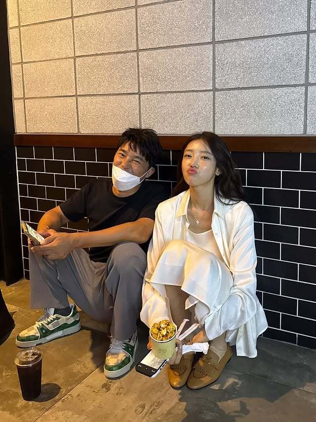 임창정♥서하얀, 결혼 9년차에도 달달…영화관 데이트 [N샷]