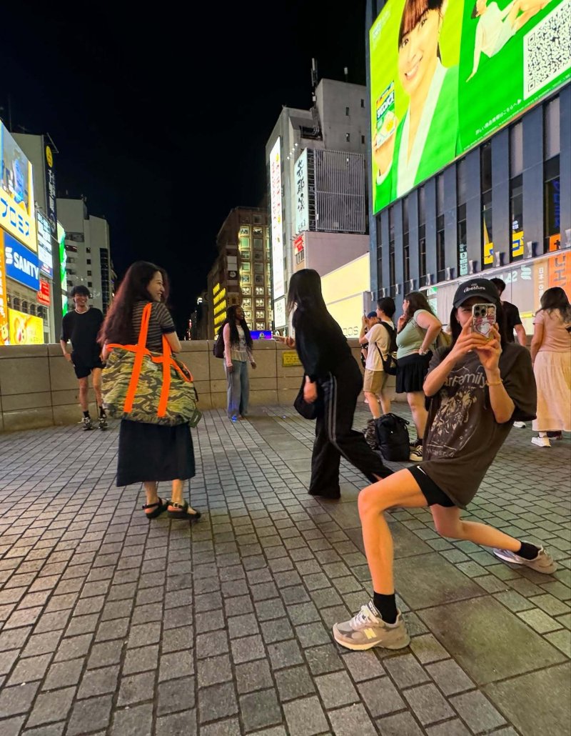 하지원, 유쾌한 여행 일상…다리까지 접고 열정 폭발 [N샷]