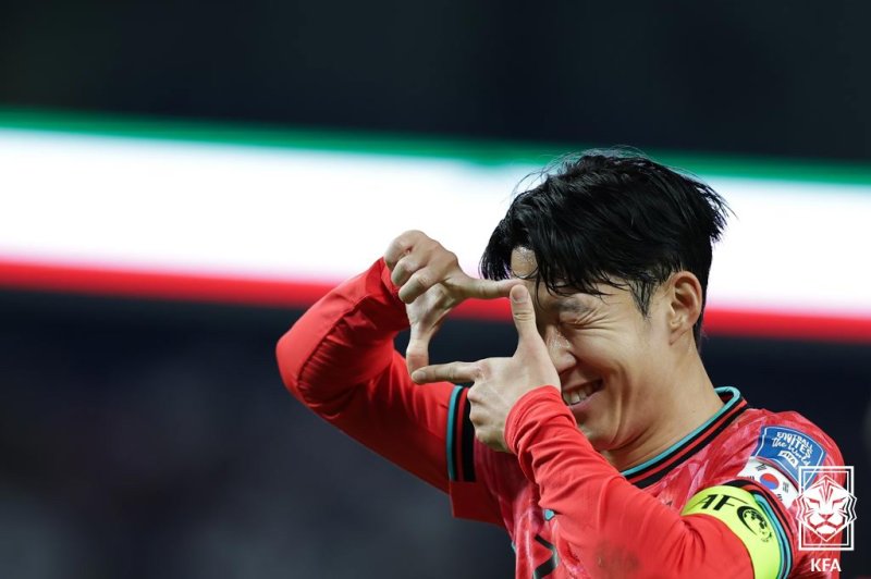 [서울=뉴시스]축구 국가대표팀 캡틴 손흥민. (사진=대한축구협회 제공)