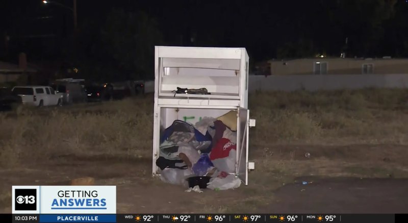 한 달 만에 또 의류 기부함 '참변'…옷 꺼내려다