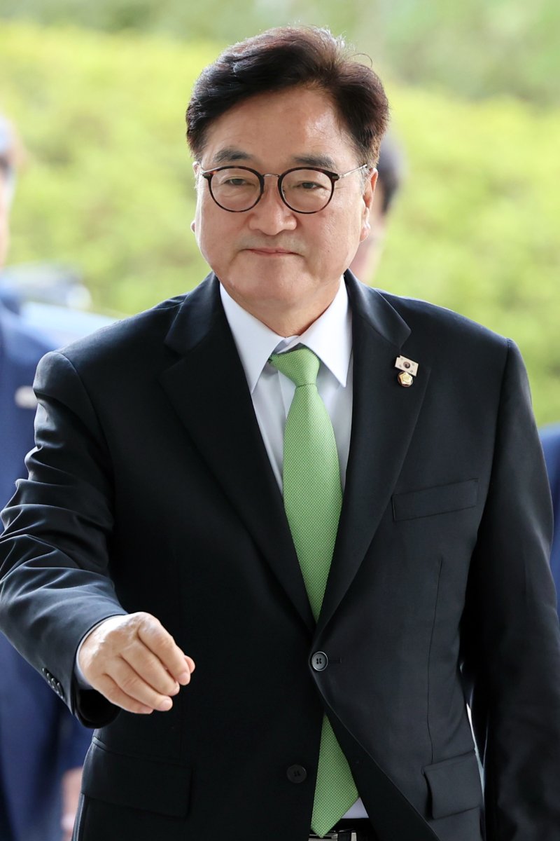 바카라사이트 소닉 국회의장이 7일 오전 서울 서초구 서울고등검찰청에 마련된 내란특검(특별검사 조은석)으로 참고인 조사를 위해 출석하고 있다. 2025.8.7/뉴스1 ⓒ News1 황기선 기자