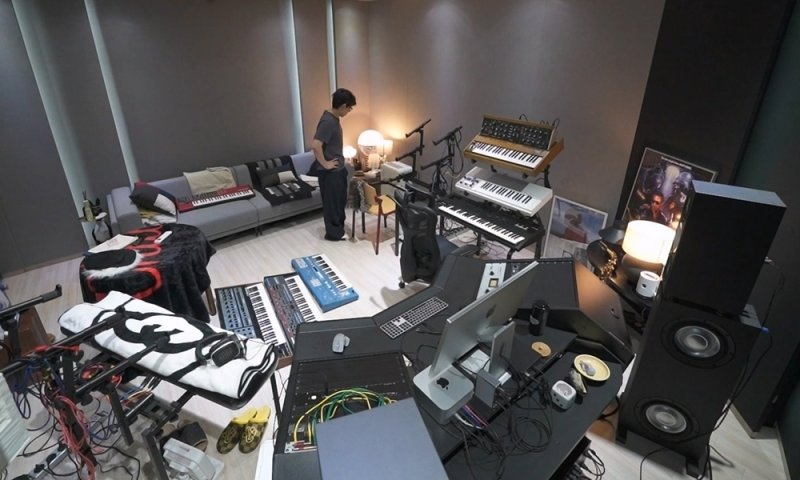 코쿤, 샤이니 민호에 작업실 대청소 SOS…거미줄 가득 창고 공개