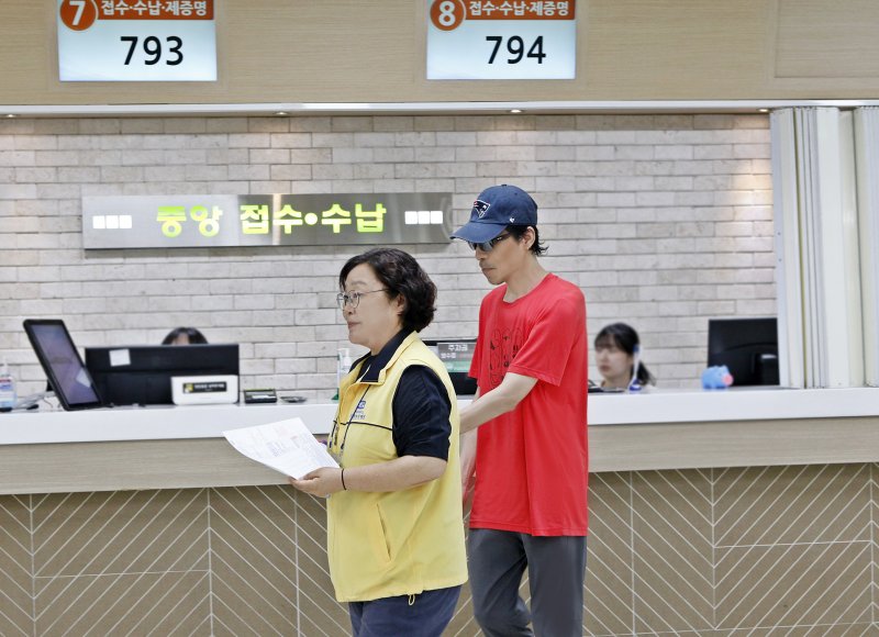 [대전=뉴시스] 가톨릭대 대전성모토토 바카라이 최근 입원환자 및 건강 취약 환자 토토 바카라 이용 편의성 향상을 위해 '원내 동행 서비스'를 도입해 본격적으로 운영을 시작했다.(사진=대전성모병원 제공) 2025.08.07. photo@newsis.com *재판매 및 DB 금지