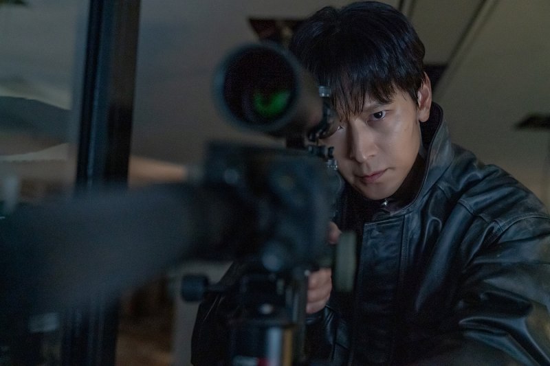 강동원 데뷔 후 첫 첩보 멜로…'북극성' 전지현 "기분좋은 설렘"