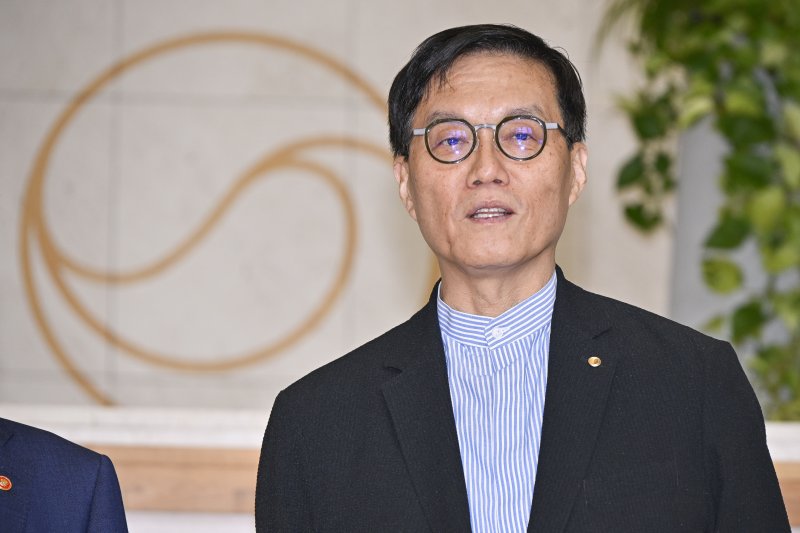 이창용 한국은행 총재가 7일 구윤철 경제부총리 겸 기획재정부 장관을 만나 발언하고 있다. (자료사진) ⓒ News1