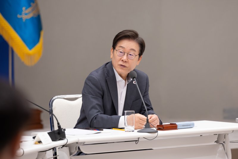 이재명 대통령이 1일 서울 용산 대통령실 청사에서 열린 전국 시·도지사 간담회에서 발언을 하고 있다. (대통령실 제공. 재판매 및 DB금지) 2025.8.1/뉴스1 ⓒ News1 이재명 기자