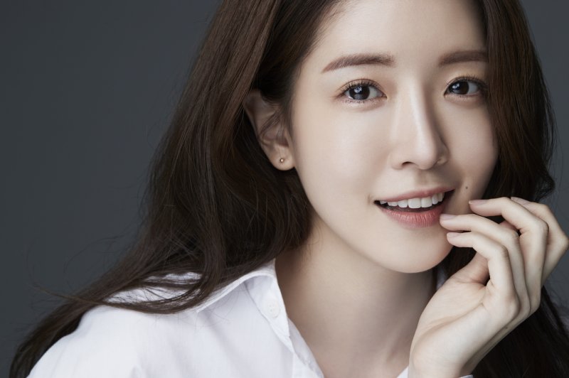 정인선, 블리츠웨이와 재계약 전폭 지원으로 보답