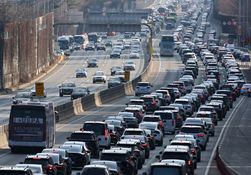 [서울=뉴시스] 황준선 기자 = 서울 서초구 잠원IC 인근 경부고속도. 2025.01.29. hwang@newsis.com