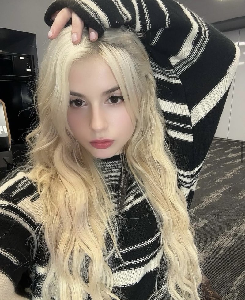 케이지, JYP 다국적 걸그룹 '비춰' 탈퇴…"전속계약 종료"