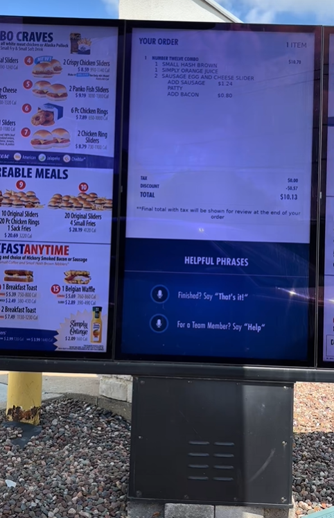 AI주문을 받은 뒤 바가지요금을 청구한 패스트푸드점에서 다시 주문을 시도한 모습. /사진=틱톡