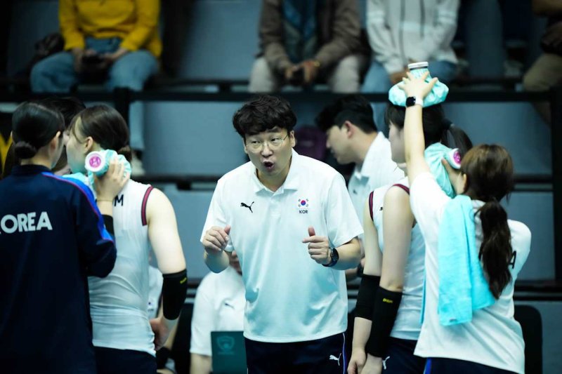 정진 21세 이하(U21) 여자 배구 대표팀 감독. (FIVB 홈페이지 캡처)