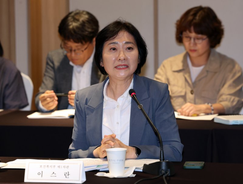 [서울=뉴시스] 배훈식 기자 = 이스란 보건복지부 제1차관. 2025.07.10. dahora83@newsis.com