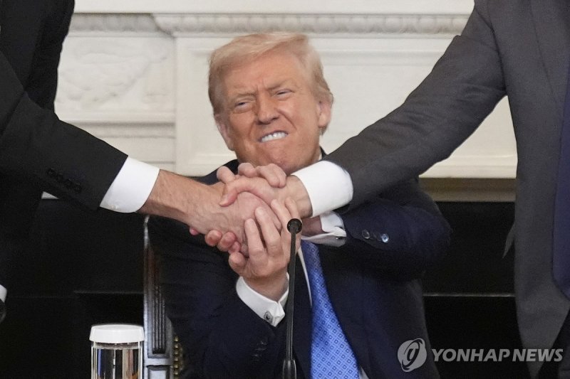 아르메니아-아제르바이잔 평화합의 중재한 트럼프 미국 대통령 (출처=연합뉴스)