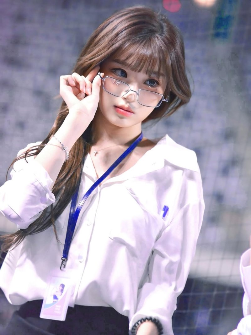 셔츠 풀어헤친 이주은, 아찔한 스타킹 각선미에 '헉'