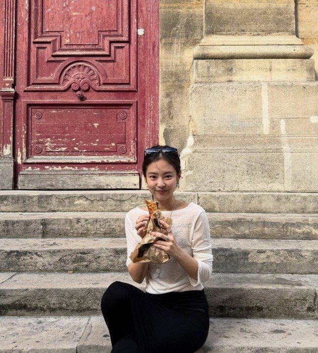 블랙핑크 제니, 무대 아래 편안한 일상…파리서 반전 매력