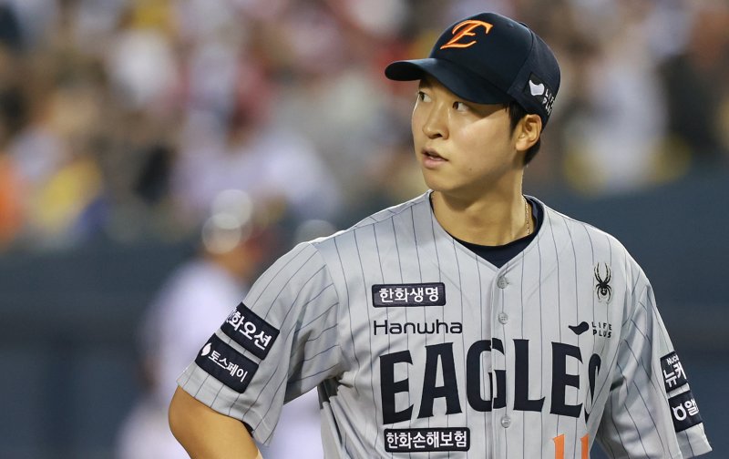 한화 이글스 투수 엄상백. 2025.3.26/뉴스1 ⓒ News1 김진환 기자