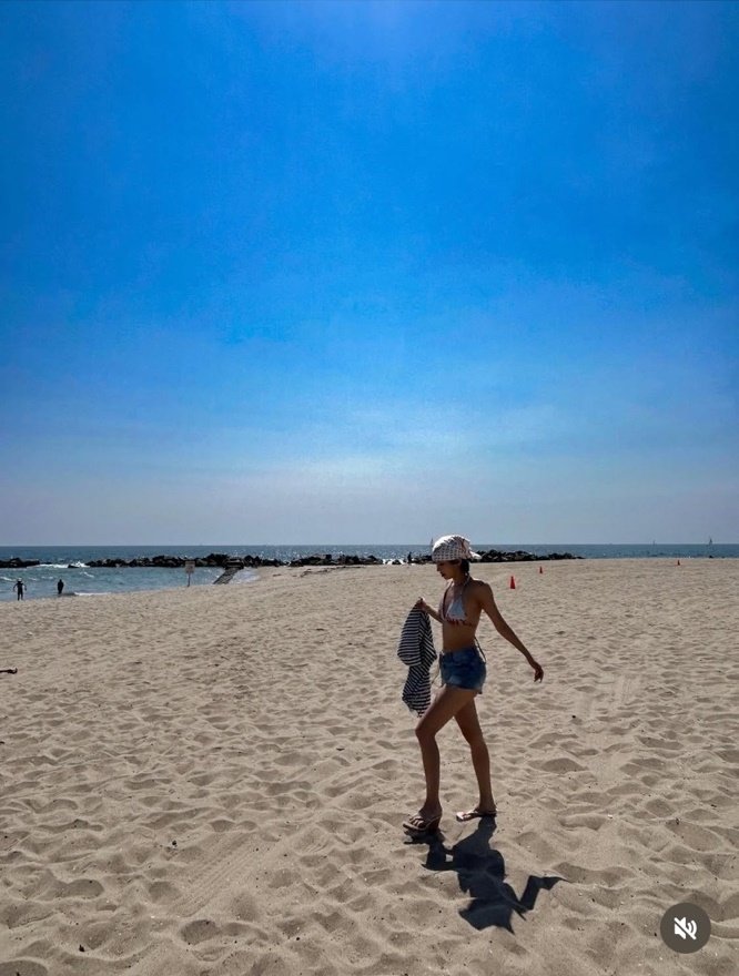 아이들 전소연, 美에서 뽐낸 비키니 자태…슬렌더 몸매