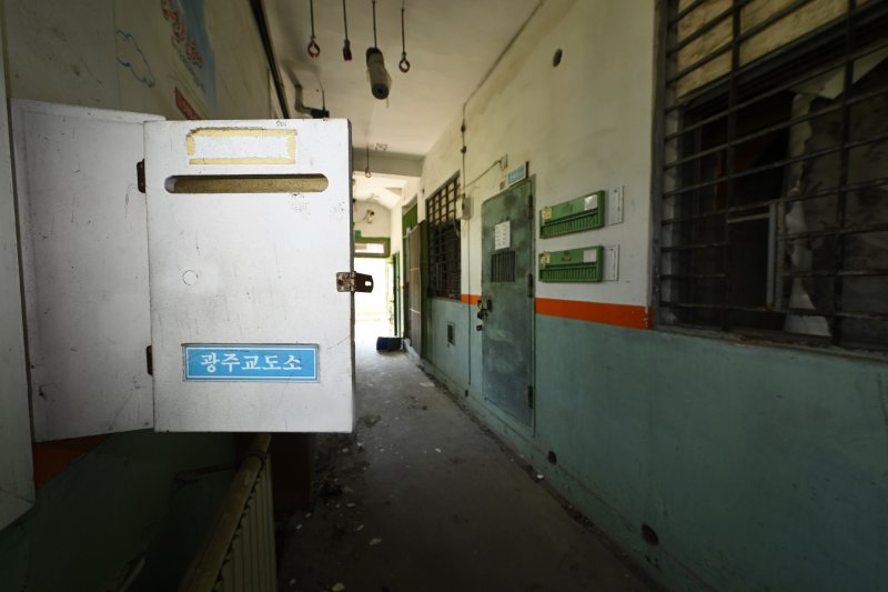 [광주=뉴시스] 이영주 기자 = 광주 북구 각화동 옛 광주교도소 수용동 내부 모습.2024.05.06. leeyj2578@newsis.com