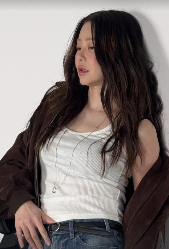 54세 고현정, 민소매로 도발적 섹시미…웃음기 싹 지우고 시크