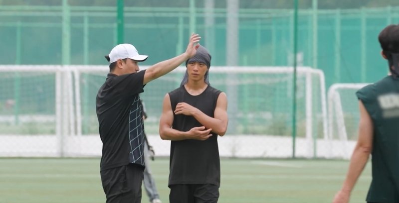 '안정환 子' 리환이 벌써 18세…아빠 못지 않은 피지컬·운동실력