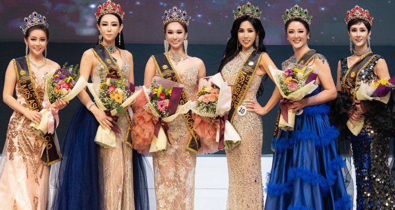 '미시즈 글로브 코리아 2025'의 '퍼스트 러너업' 5인. 왼쪽부터 '미시즈 아시아·퍼시픽' 황소윤, '미시즈 글로브 클래식' 김윤정, '미시즈 아시아 인터내셔널' 박채은, '미시즈 아시아퍼시픽 클래식' 김지영, '미시즈 아시아 인터내셔널 클래식' 김려원, '미시즈 글로브 코리아' 김하나. (사진=KBO) *재판매 및 DB 금지