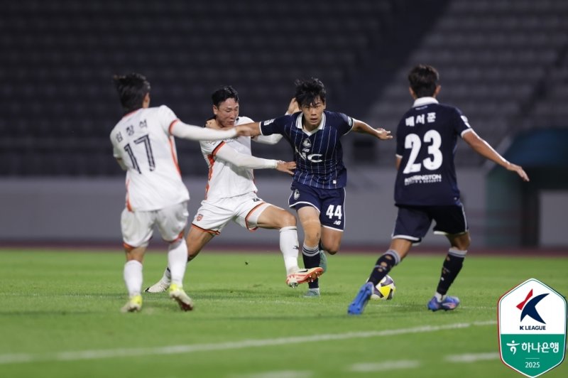 서울 이랜드와 화성이 0-0으로 비겼다.(한국프로축구연맹 제공)