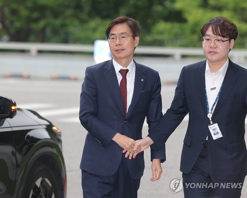 내란특검 참고인 조사 출석하는 조경태 의원 (출처=연합뉴스)