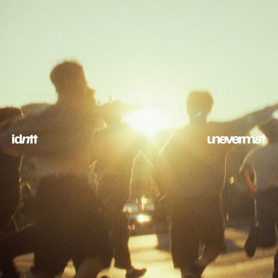 아이덴티티, 첫 유닛 uneverm