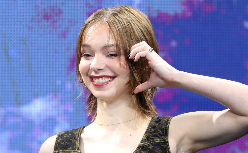 [서울=뉴시스] 김혜진 기자 = 헐리우드 배우 에마 마이어스가 11일 오전 서울 종로구 포시즌스 호텔에서 열린 넷플릭스 시리즈 '웬즈데이' 시즌2 기자간담회에서 포즈를 취하고 있다. 2025.08.11. jini@newsis.com