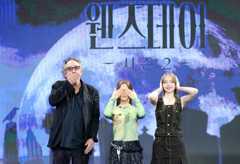 [서울=뉴시스] 김혜진 기자 = 팀 버튼 감독이 11일 오전 서울 종로구 포시즌스 호텔에서 열린 넷플릭스(Netflix) 시리즈 '웬즈데이' 시즌2 기자간담회에 참석하고 있다. 2025.08.11. jini@newsis.com