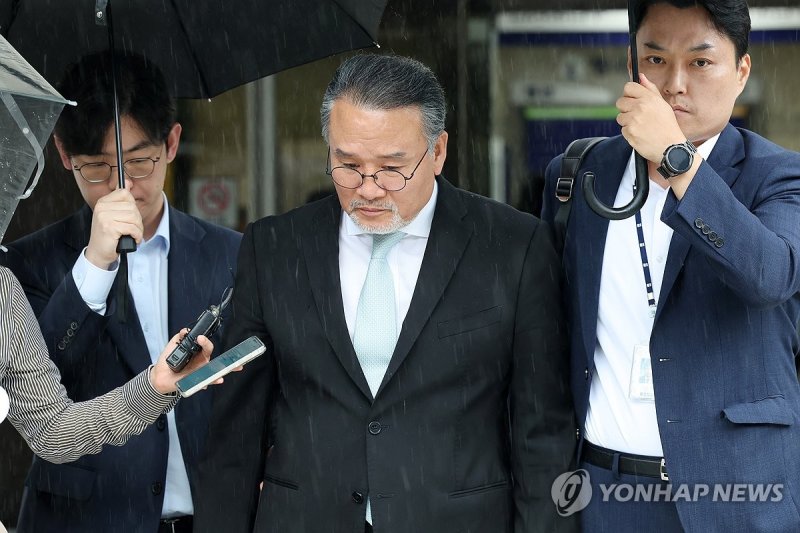 고개 숙인 실시간 바카라사이트토건 회장 (출처=연합뉴스)
