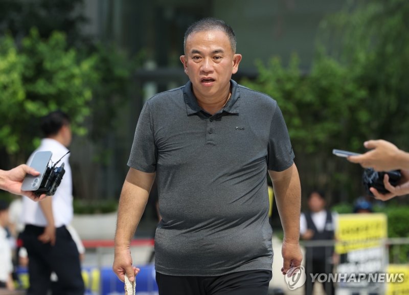 특검 출석하는 명태균 (출처=연합뉴스)