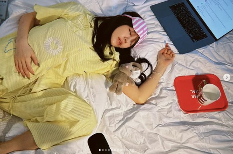 윤은혜, 침대 위 잠옷 차림 꿀잠…변함없는 동안 미모 [N샷]