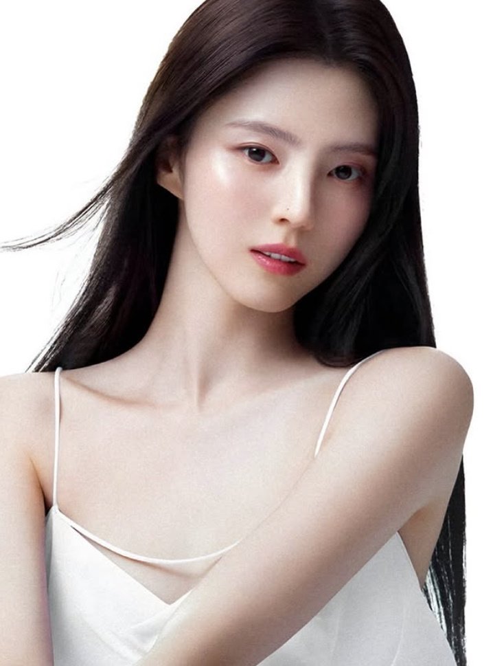 한소희, 도자기 피부에 앵두 같은 입술…청순함의 극치