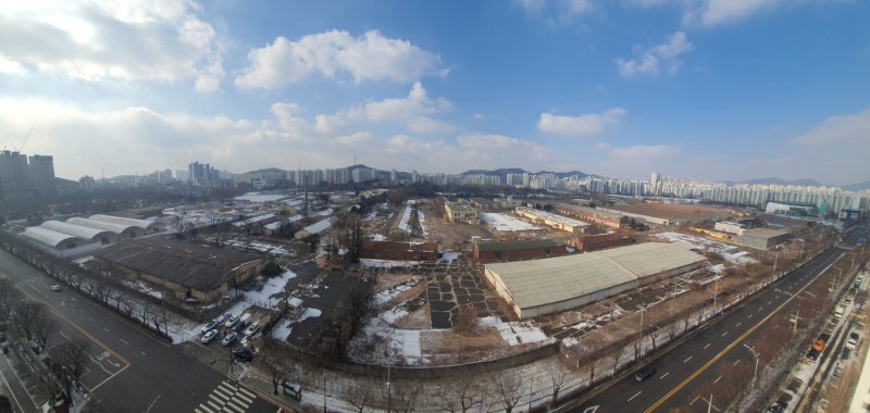 [인천=뉴시스] 전진환 기자 = 정부는 20일 주한미군지위협정 합동위원장 간 협의를 통해 인천 부평구의 미군기지 캠프마켓 잔여 구역 등 5개 미군기지 29만㎡ 규모 부지 반환에 합의 했다고 밝혔다. 이번에 반환받은 부지는 인천시 소재 캠프마켓 잔여 구역과 연천군의 감악산 통신기지, 불모산 창원시의 통신기지와 통신센터, 용산기지 내 도로부지 일부이다. 2023.12.20. amin2@newsis.com