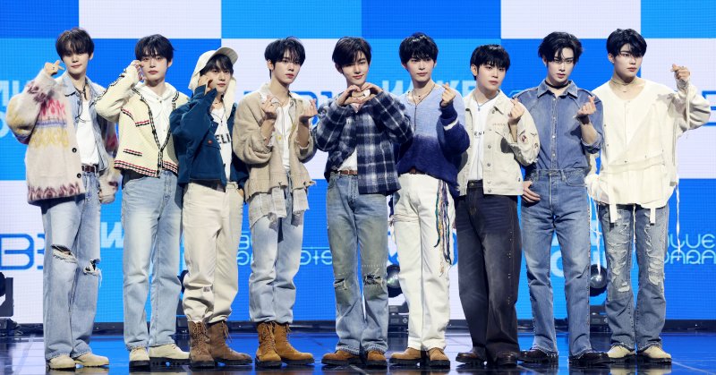 제로베이스원 해체 없이 가나…각 소속사와 활동 연장 지속 논의