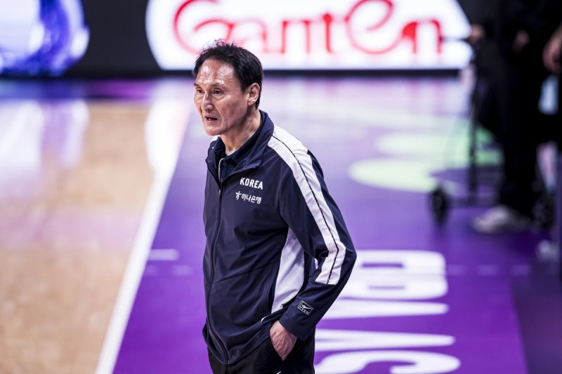 "전설이 돼서 돌아가겠다"… 최하위 예상 한국, 중국과 4강 티켓 놓고 격돌