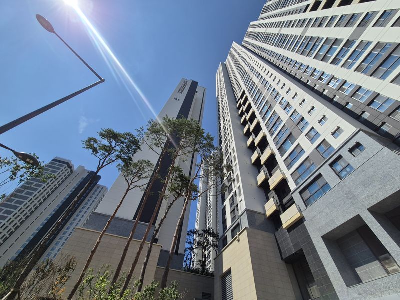 서울 광진구 자양동 이스트폴 내 주거단지인 '롯데캐슬 이스트폴'과 '어울채 행복주택' 전경. 사진=전민경 기자