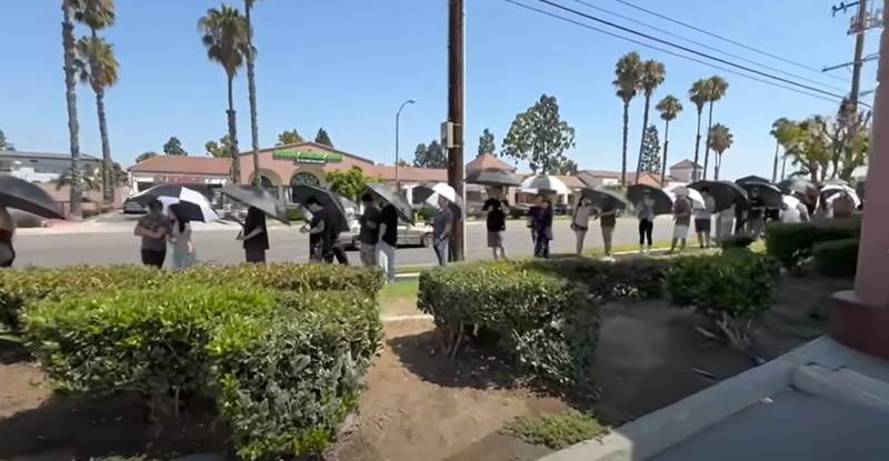 버거 본토 미국 진출한 롯데리아, 놀라운 근황 "줄이 무려..."