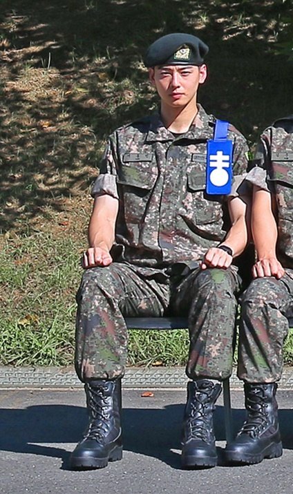 차은우, 훈련소 모습 공개…잘생겼는데 늠름하기까지 한 중대장 훈련병 [N샷]