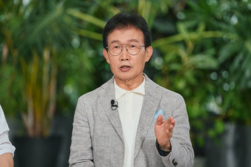 '데뷔 50주년' 임성훈 "26년 방송 '세상에 이런일이' 막방서 울컥"