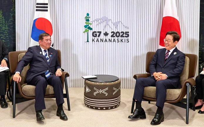 이재명 대통령이 17일(현지시간) 캐나다 앨버타주 캐내내스키스 주요 7개국(G7) 정상회의장에서 이시바 시게루 일본 총리와 한·일 먹튀없는 바카라사이트을 하고 있다. (먹튀없는 바카라사이트실 제공. 재판매 및 DB 금지) 2025.6.19/뉴스1 ⓒ News1 박지혜 기자