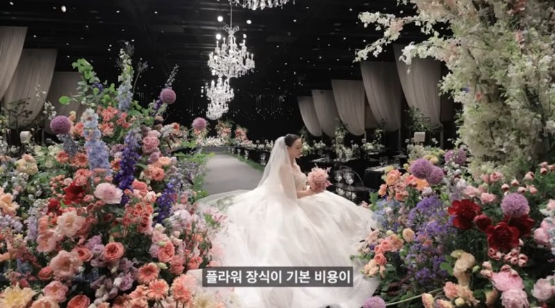 [뉴시스] 큐티 크리에이터 김습습의 지난 5월 신라 바카라사이트 정보 웨딩 사진. 꽃장식이 화려하다. (출처=유튜브 '김습습Double Soup') *재판매 및 DB 금지