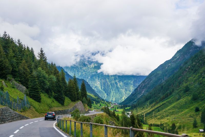 스위스서 속도위반한 프랑스 재벌, 벌금이 무려... 
